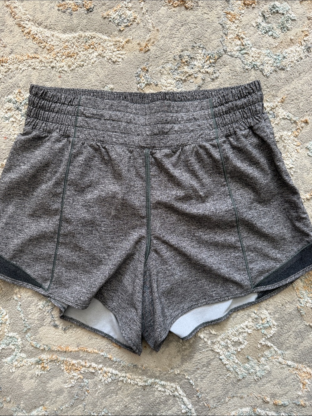 Lululemon hotty hot HR 4โ short